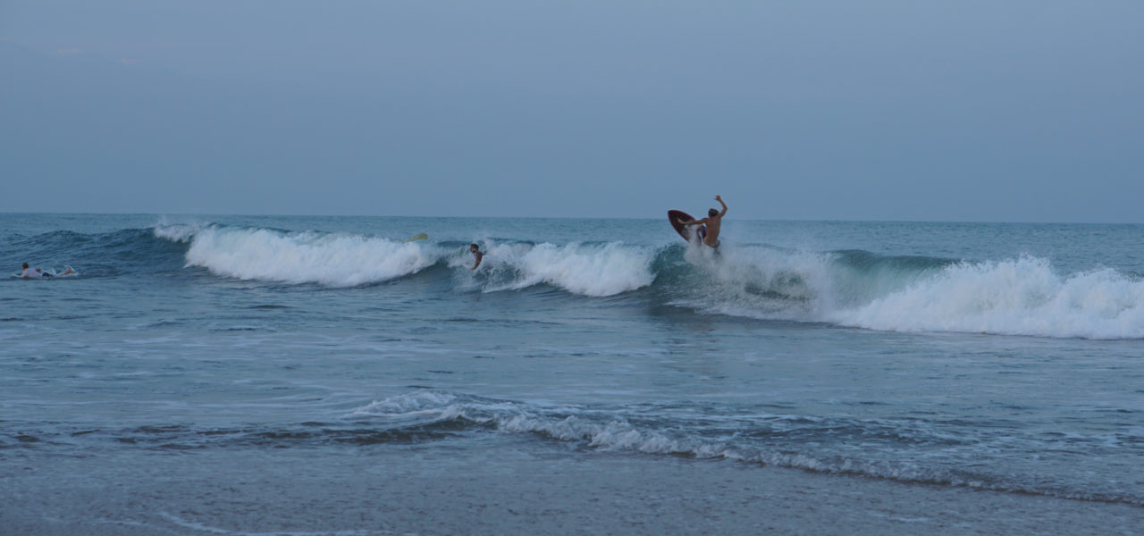 Surfer bei Arugam Bay