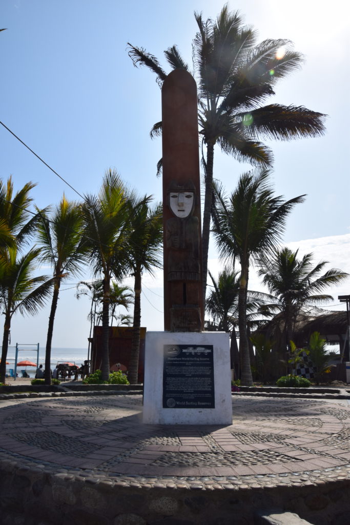 Statue für das World Surfing Reserve