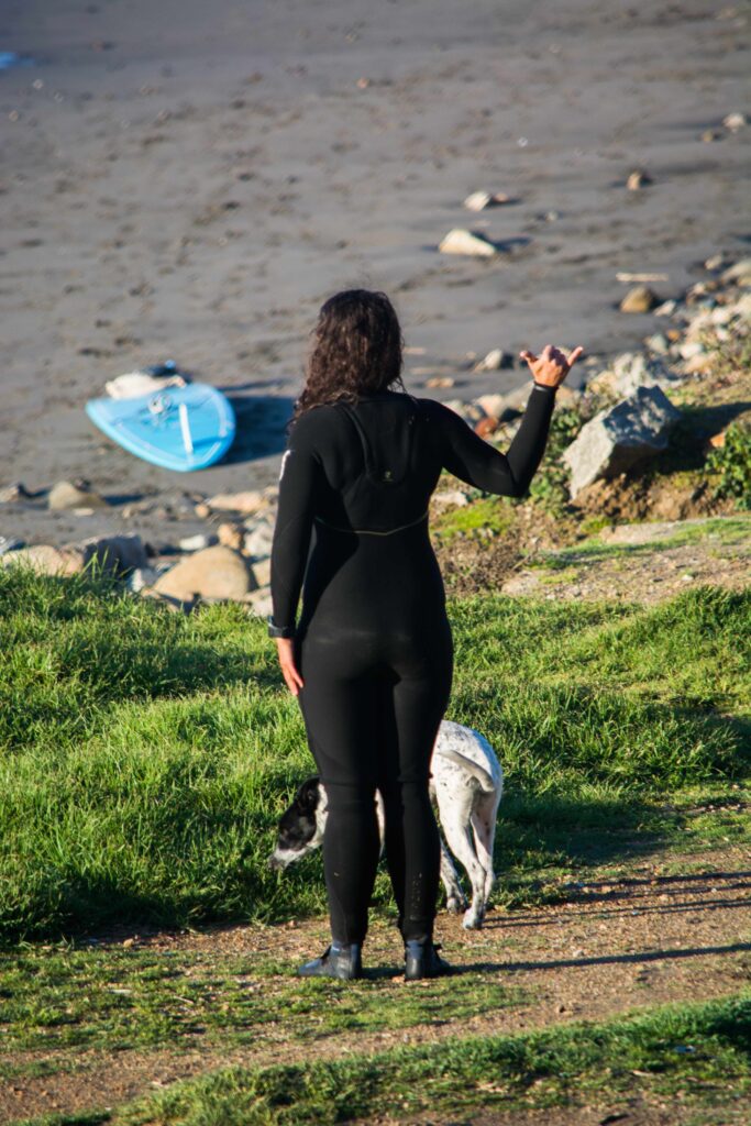 Eliana in Chile im Rip Curl Wetsuit